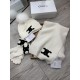 Celine. [Three-piece wool suit fox hair hat  scarf  gloves] classic suit hat! Warm and super comfortable ~ winter Miss ageing artifacts Oh ~ this winter you are missing such a set of suit hat la ~ and warm and stylish! M