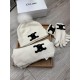 Celine. [Three-piece wool suit fox hair hat  scarf  gloves] classic suit hat! Warm and super comfortable ~ winter Miss ageing artifacts Oh ~ this winter you are missing such a set of suit hat la ~ and warm and stylish! M