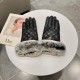 Louis Vuitton LV2022 fall and winter lazy rabbit hair sheepskin embroidered gloves   mobile touch screen, worth comparing     the same paragraph different quality, kill the market poor product, imported a first-class she