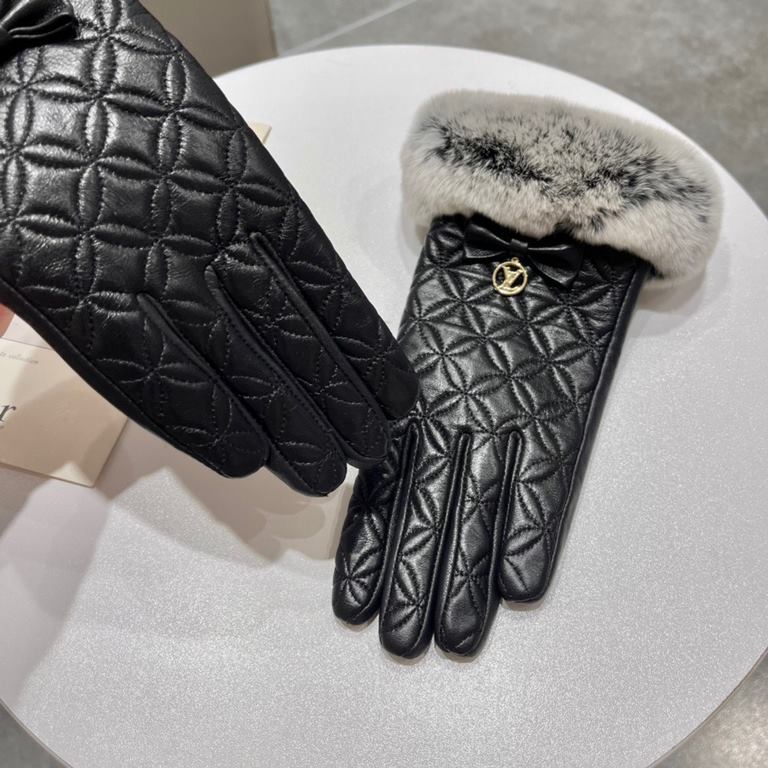 Louis Vuitton LV2022 fall and winter lazy rabbit hair sheepskin embroidered gloves   mobile touch screen, worth comparing     the same paragraph different quality, kill the market poor product, imported a first-class she