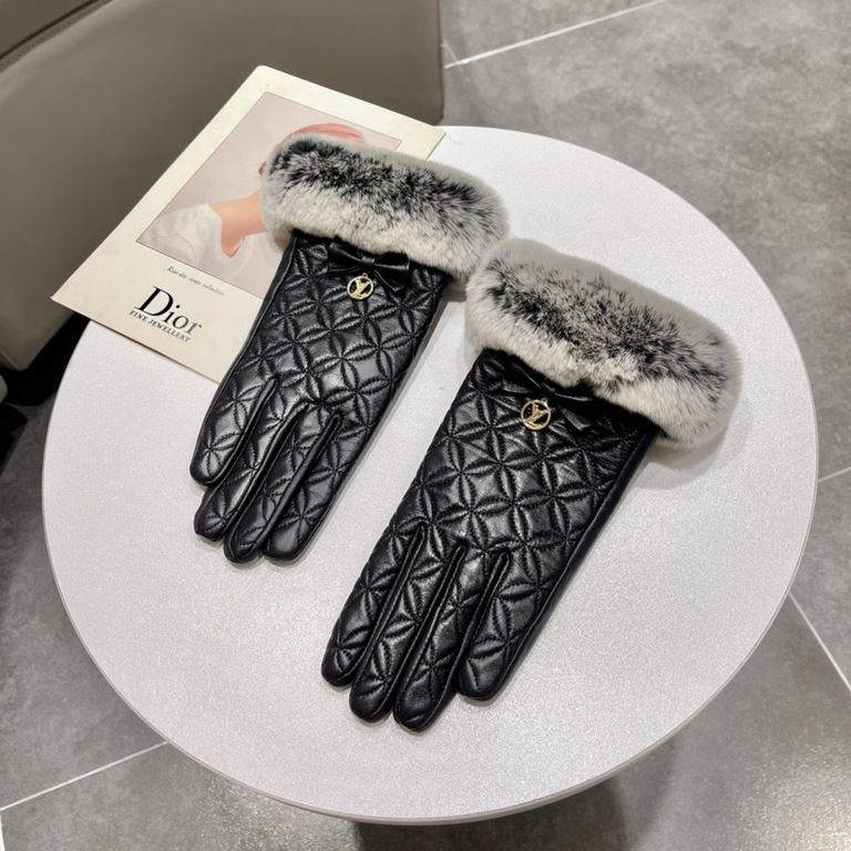 Louis Vuitton LV2022 fall and winter lazy rabbit hair sheepskin embroidered gloves   mobile touch screen, worth comparing     the same paragraph different quality, kill the market poor product, imported a first-class she