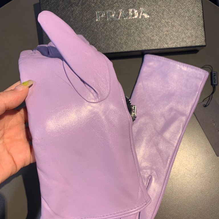 With packaging2022 new exclusive first  touch screen gloves   Prada in the opening gloves [original quality] official synchronization of the official website women's new high-grade sheepskin gloves    goddesses preferred