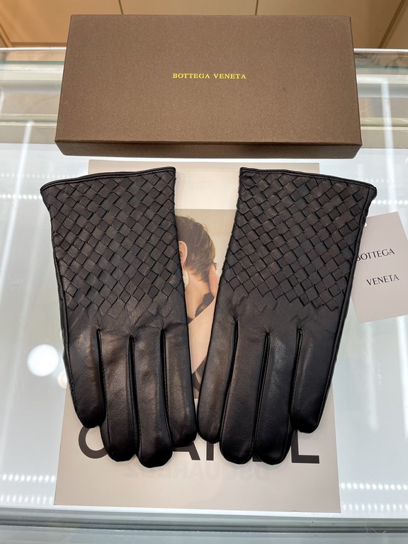 Pictures (men's)   touch screen gloves BV couple models   [original quality] 100% selection of imported sheepskin Leather fine and soft Recognition of imported sheepskin has a feel    cashmere lining to keep warm better 