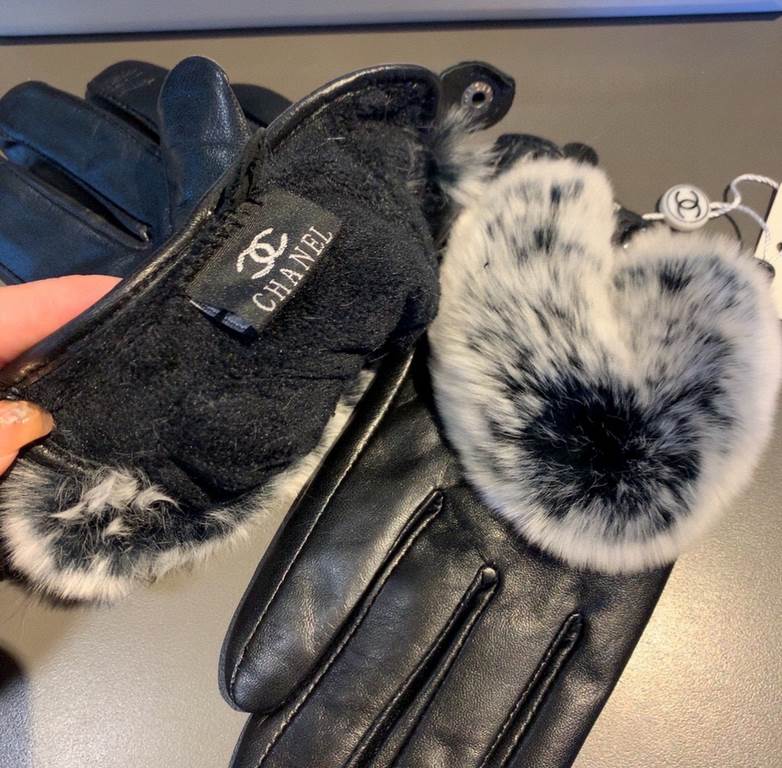 with packagingChanel Chanel 2022 love  fall and winter lazy rabbit hair sheepskin gloves   mobile touch screen, worth comparing     the same paragraph of different quality, kill the market poor product, imported first-cl