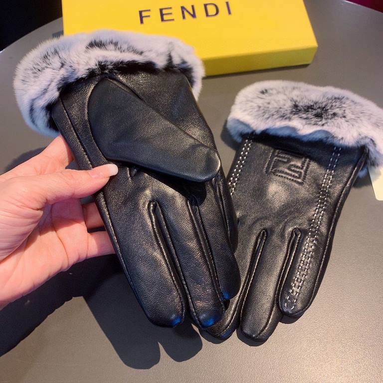 .Fendi FENDI  2022 fall and winter lazy rabbit hair sheepskin embroidered gloves   cell phone touch screen, worth comparing     the same paragraph of different qualities, kill the market poor products, imported first-cla