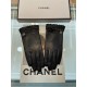 Chanel ~ Chanel's latest compilation twist   full touch screen gloves, using imported goatskin  , feminine Recommended models   , padded lining with a comfortable and warm belt!