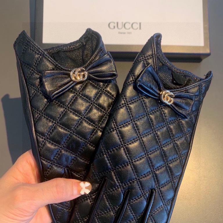 2023 new exclusive first   touch screen gloves Gucci Gucci new U mouth bow high-grade sheepskin gloves    goddesses set of the United States preferred can not be missed    hundred percent of the selection of imported she