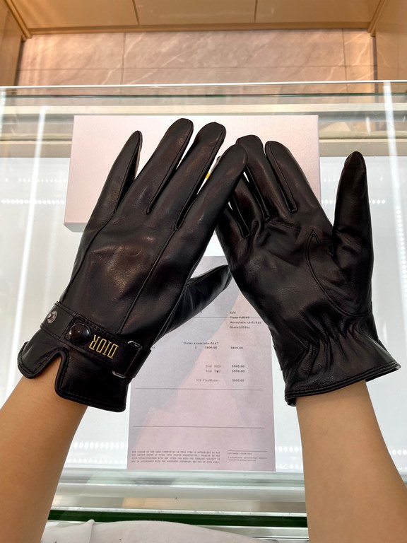 Dior new touch screen gloves men's gloves high-grade sheepskin gloves    type of men driving preferred not to miss    100% selection of imported sheepskin Leather fine and soft Recognition of imported sheepskin unique fe