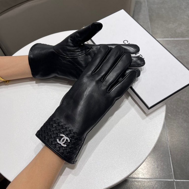 New exclusive first Chanel Chanel ladies new high-grade sheepskin gloves    goddess preferred can not miss      First-grade sheepskin Leather fine and soft cashmere lining to keep warm better goddesses set of the United 