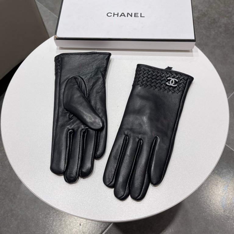 New exclusive first Chanel Chanel ladies new high-grade sheepskin gloves    goddess preferred can not miss      First-grade sheepskin Leather fine and soft cashmere lining to keep warm better goddesses set of the United 