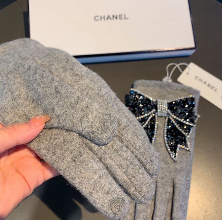 With boxChanel Chanel counter new wool gloves, big bow applique diamond   fashion gloves, fall and winter warm padded lining, super coy bow  , on the hand super comfortable soft, versatile! average size