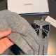 With boxChanel Chanel counter new wool gloves, big bow applique diamond   fashion gloves, fall and winter warm padded lining, super coy bow  , on the hand super comfortable soft, versatile! average size