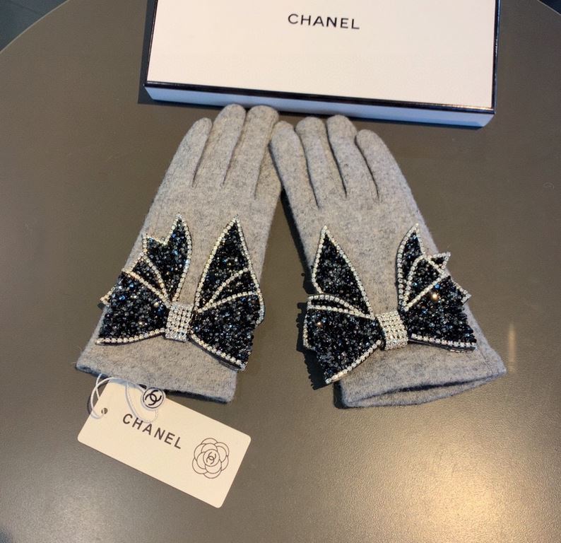 With boxChanel Chanel counter new wool gloves, big bow applique diamond   fashion gloves, fall and winter warm padded lining, super coy bow  , on the hand super comfortable soft, versatile! average size