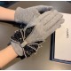 With boxChanel Chanel counter new wool gloves, big bow applique diamond   fashion gloves, fall and winter warm padded lining, super coy bow  , on the hand super comfortable soft, versatile! average size