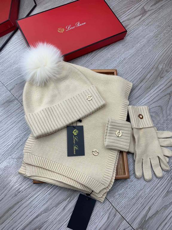 LP. [Three-piece wool suit fox hair hat  scarf  gloves] classic set of hats! Warm and super comfortable ~ winter Miss ageing artifacts Oh ~ this winter you are missing such a set of suit hat la ~ and warm and fashionable