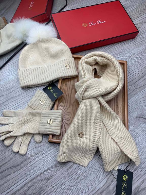 LP. [Three-piece wool suit fox hair hat  scarf  gloves] classic set of hats! Warm and super comfortable ~ winter Miss ageing artifacts Oh ~ this winter you are missing such a set of suit hat la ~ and warm and fashionable