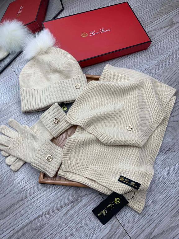 LP. [Three-piece wool suit fox hair hat  scarf  gloves] classic set of hats! Warm and super comfortable ~ winter Miss ageing artifacts Oh ~ this winter you are missing such a set of suit hat la ~ and warm and fashionable