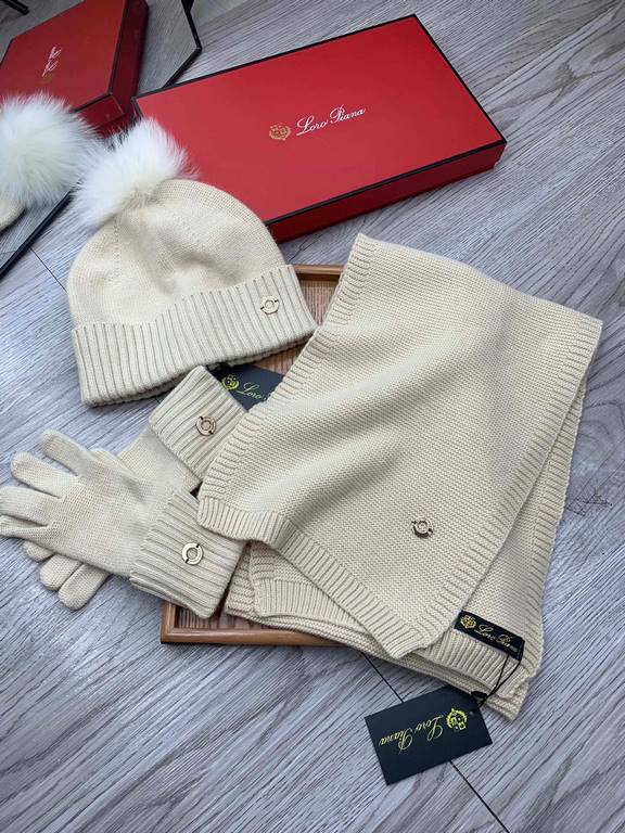 LP. [Three-piece wool suit fox hair hat  scarf  gloves] classic set of hats! Warm and super comfortable ~ winter Miss ageing artifacts Oh ~ this winter you are missing such a set of suit hat la ~ and warm and fashionable