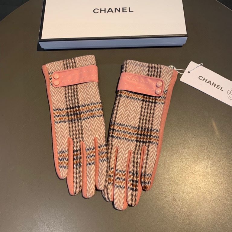 With packaging run2022 new Chanel Chanel counter new wool gloves, fashion gloves, fall and winter warm padded lining, on the hand super comfortable and soft, versatile! average size