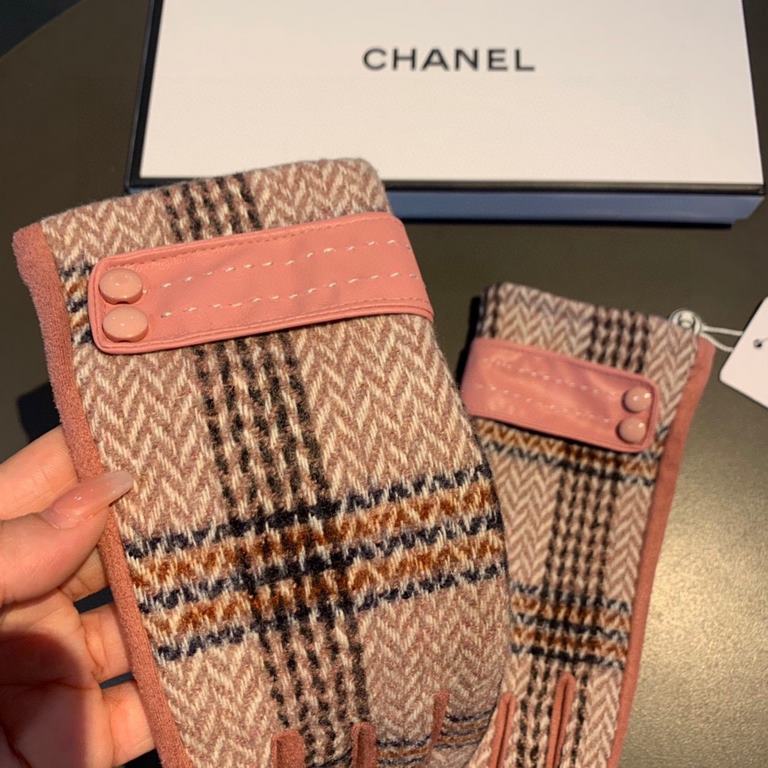 With packaging run2022 new Chanel Chanel counter new wool gloves, fashion gloves, fall and winter warm padded lining, on the hand super comfortable and soft, versatile! average size