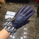 Dior   burst to   [top original single] official website synchronization women's new high-grade sheepskin gloves     100% selection of imported lambskin lining cashmere Warm and comfortable better Cortical luster bright 