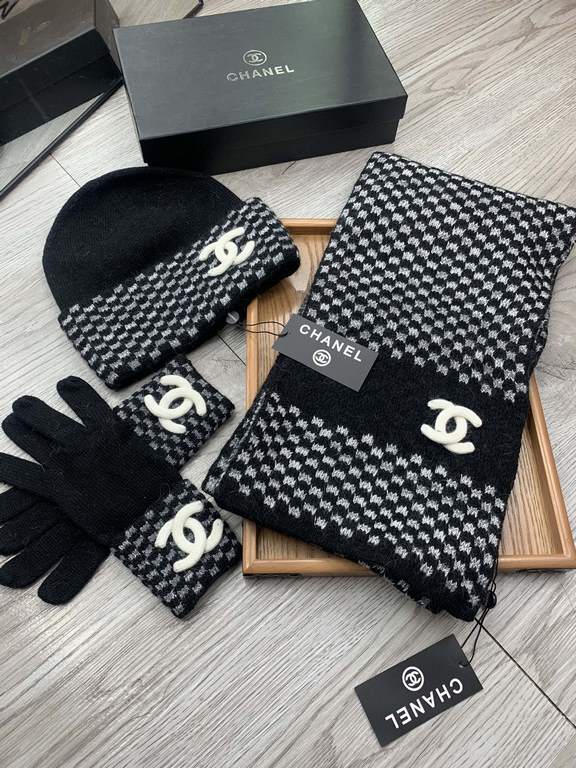 C family. [Three-piece wool suit hat  scarf  gloves] classic suit hat! Warm and super comfortable ~ winter Miss ageing artifacts Oh ~ this winter you are missing such a set of suit hat la ~ and warm and stylish! Men's an