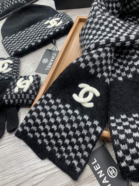 C family. [Three-piece wool suit hat  scarf  gloves] classic suit hat! Warm and super comfortable ~ winter Miss ageing artifacts Oh ~ this winter you are missing such a set of suit hat la ~ and warm and stylish! Men's an