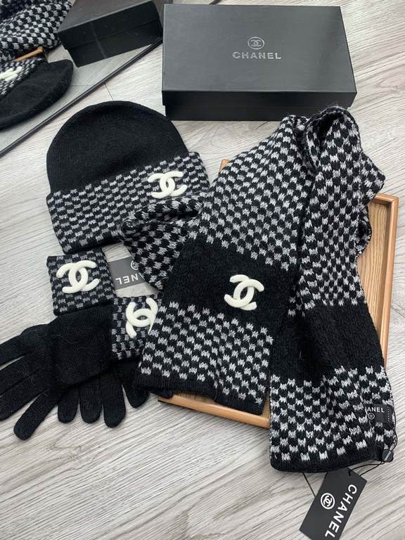 C family. [Three-piece wool suit hat  scarf  gloves] classic suit hat! Warm and super comfortable ~ winter Miss ageing artifacts Oh ~ this winter you are missing such a set of suit hat la ~ and warm and stylish! Men's an