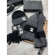 C family. [Three-piece wool suit hat  scarf  gloves] classic suit hat! Warm and super comfortable ~ winter Miss ageing artifacts Oh ~ this winter you are missing such a set of suit hat la ~ and warm and stylish! Men's an