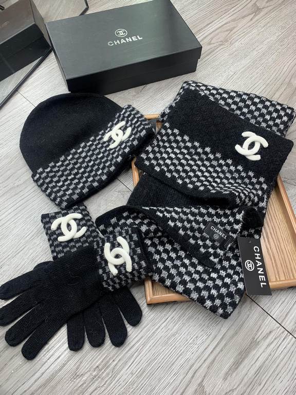 C family. [Three-piece wool suit hat  scarf  gloves] classic suit hat! Warm and super comfortable ~ winter Miss ageing artifacts Oh ~ this winter you are missing such a set of suit hat la ~ and warm and stylish! Men's an