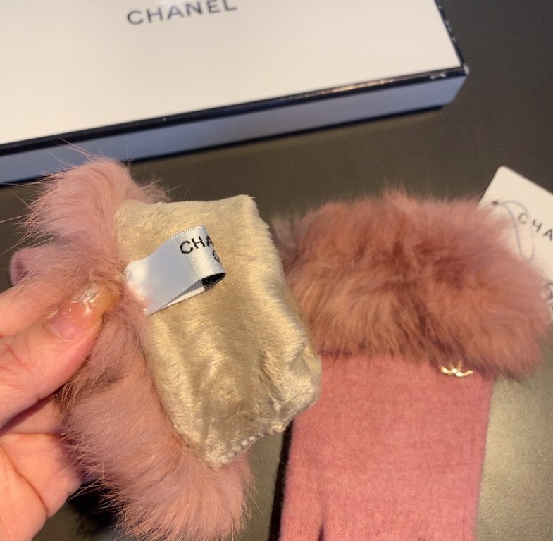 with packagingChanel Chanel 2022 fall and winter lazy rabbit hair wool gloves   worth comparing     the same paragraph of different quality, kill the market poor product, wool ten lazy rabbit hair lining padded   classic