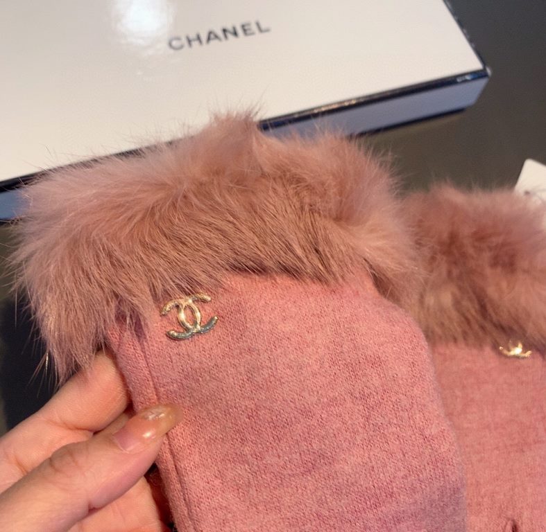 with packagingChanel Chanel 2022 fall and winter lazy rabbit hair wool gloves   worth comparing     the same paragraph of different quality, kill the market poor product, wool ten lazy rabbit hair lining padded   classic