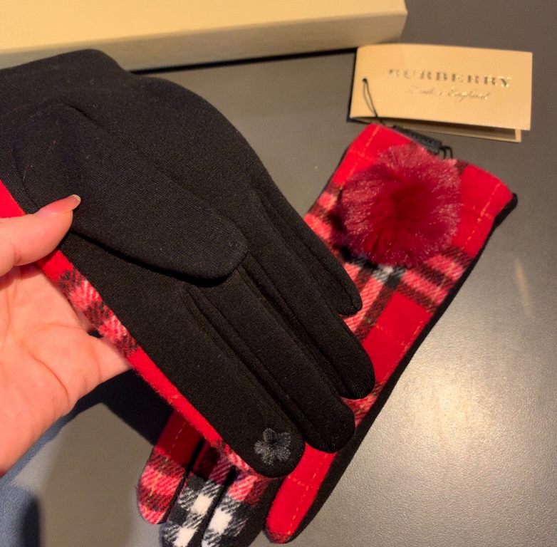 With packaging runBurberry BURBERRY counter new wool gloves, fashion gloves, fall and winter warm padded lining, classic plaid, super comfortable and soft on the hand, versatile! average size