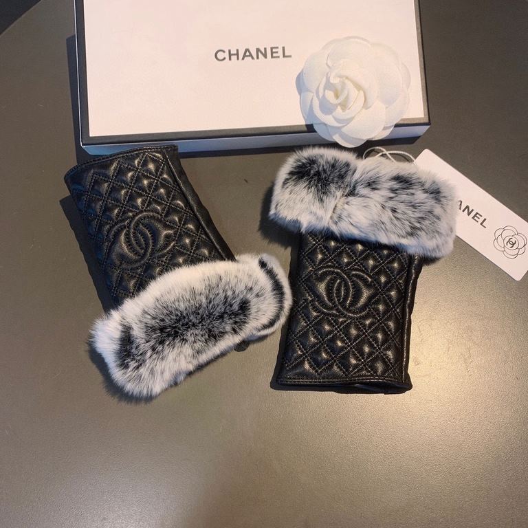 Chanel Chanel 2022 fall and winter short lazy rabbit hair pronged gloves   worth comparing     the same paragraph of different quality, kill the market poor product, imported a first-class sheepskin  lazy rabbit hair lin