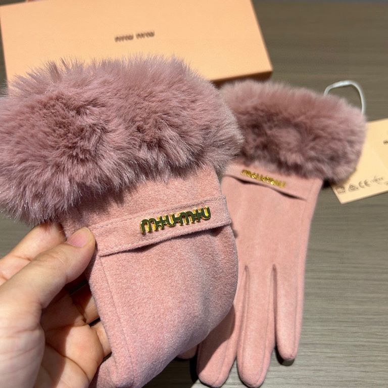 Miu Miu 2023 fall and winter lazy rabbit hair wool gloves   worth comparing     the same paragraph of different quality, kill the market poor product, wool ten lazy rabbit hair lining padded   classic but not fashionable