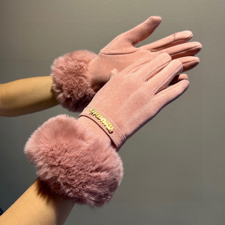 Miu Miu 2023 fall and winter lazy rabbit hair wool gloves   worth comparing     the same paragraph of different quality, kill the market poor product, wool ten lazy rabbit hair lining padded   classic but not fashionable