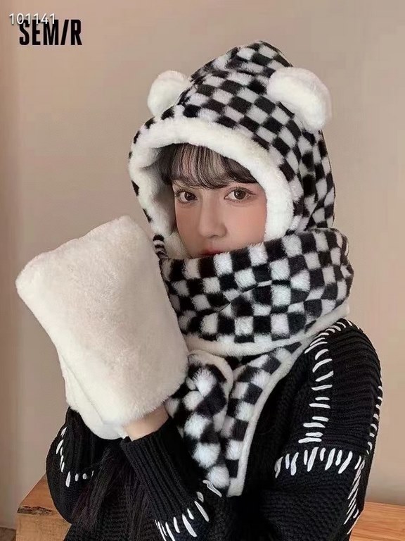 Chanel Chanel winter cute rabbit hair black and white squares color blocking hat scarf gloves a three-piece set of padded cold warm scarf