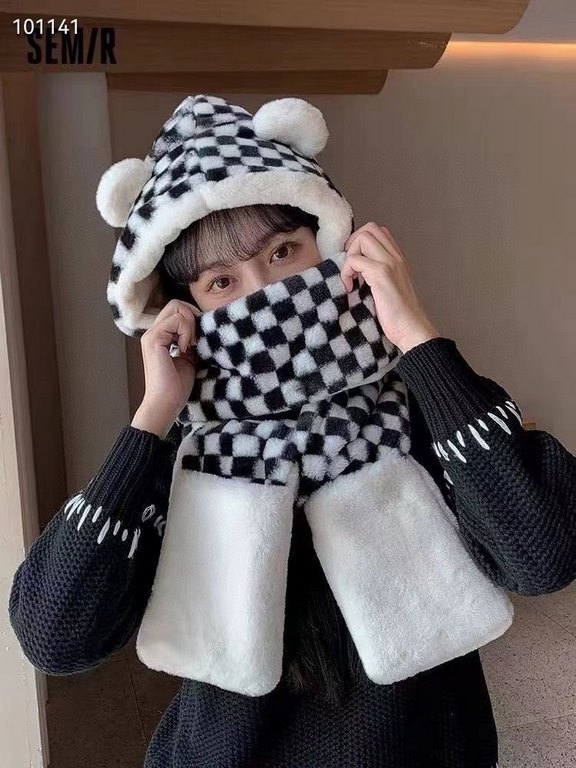 Chanel Chanel winter cute rabbit hair black and white squares color blocking hat scarf gloves a three-piece set of padded cold warm scarf