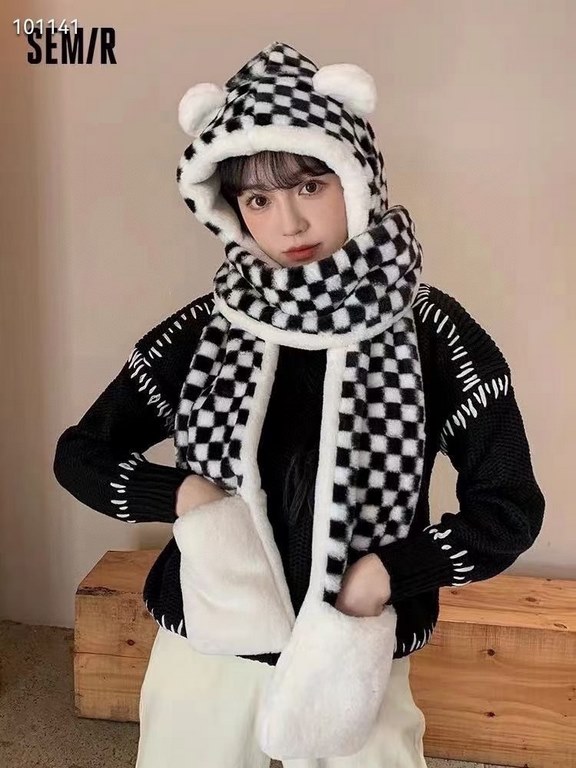 Chanel Chanel winter cute rabbit hair black and white squares color blocking hat scarf gloves a three-piece set of padded cold warm scarf