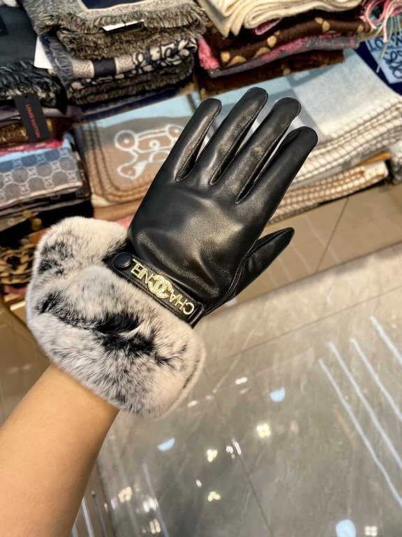 New exclusive first Chanel Chanel ladies new high-grade sheepskin gloves    goddess preferred can not miss      First-grade sheepskin Leather fine and soft cashmere lining to keep warm better goddesses set of the United 