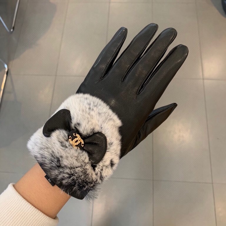 Chanel fall and winter women's touch screen gloves    first-class sheepskin  leather ultra-thin soft and comfortable texture superb size M L