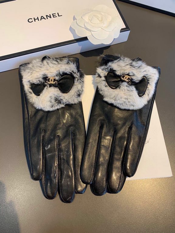 Chanel fall and winter women's touch screen gloves    first-class sheepskin  leather ultra-thin soft and comfortable texture superb size M L