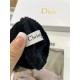 Dior hot circle of friends of women's leather gloves, imported from Ethiopia touch screen sheepskin, simple and generous static surface style add a small LOGO buckle, ultra-soft padded lining to wear a comfortable