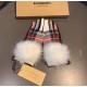 With packagingBurberry BURBERRY counter new large fox fur ball   wool gloves   fashion gloves, fall and winter warm padded lining, classic plaid, on the hand super comfortable and soft,   versatile! average size