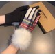 With packagingBurberry BURBERRY counter new large fox fur ball   wool gloves   fashion gloves, fall and winter warm padded lining, classic plaid, on the hand super comfortable and soft,   versatile! average size