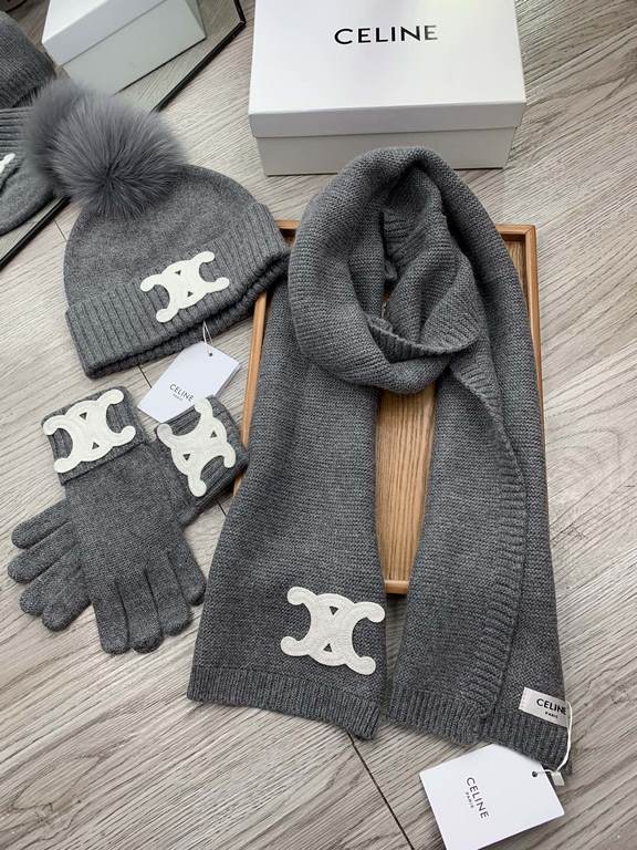 Celine. [Three-piece wool suit fox hair hat  scarf  gloves] classic suit hat! Warm and super comfortable ~ winter miss ageing artifacts Oh ~ this winter you are missing such a set of suit hat la ~ and warm and fashion! M