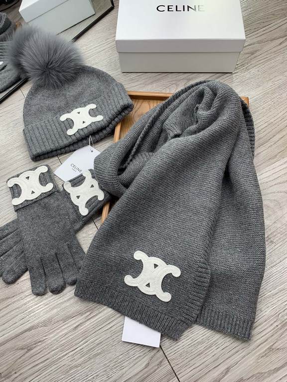 Celine. [Three-piece wool suit fox hair hat  scarf  gloves] classic suit hat! Warm and super comfortable ~ winter miss ageing artifacts Oh ~ this winter you are missing such a set of suit hat la ~ and warm and fashion! M