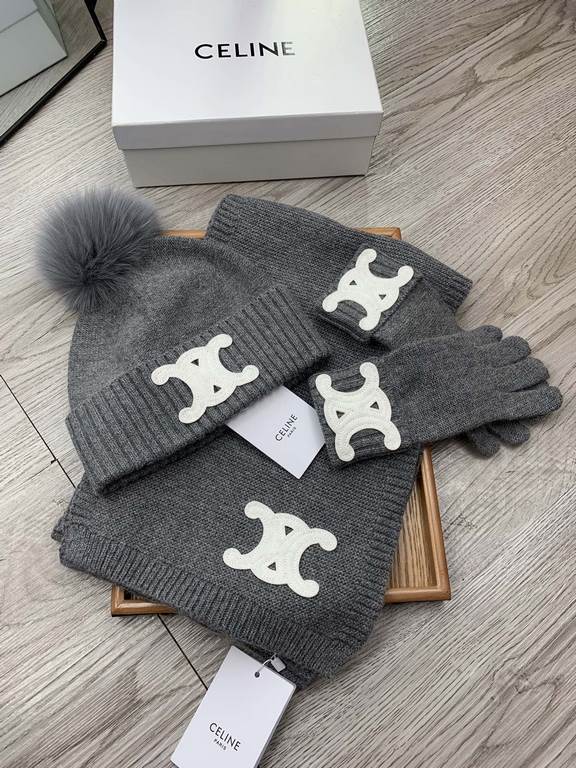 Celine. [Three-piece wool suit fox hair hat  scarf  gloves] classic suit hat! Warm and super comfortable ~ winter miss ageing artifacts Oh ~ this winter you are missing such a set of suit hat la ~ and warm and fashion! M