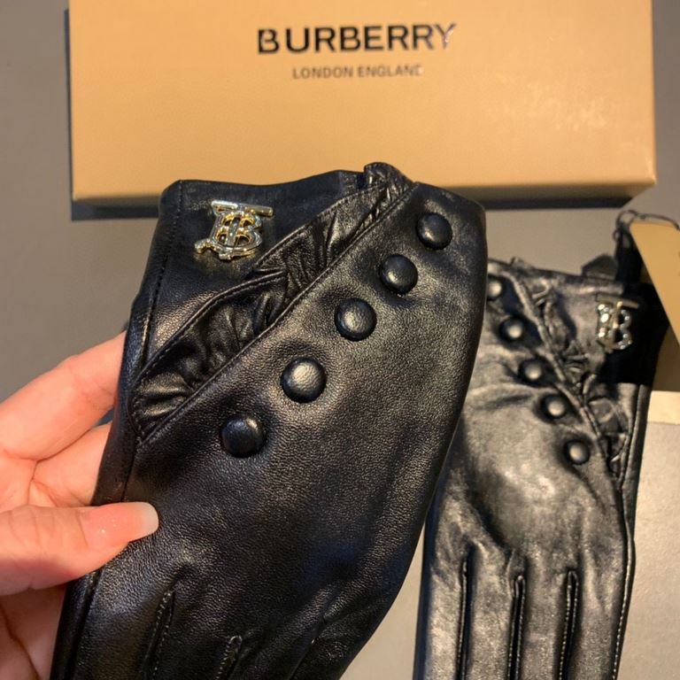 PackagingBurberry BURBERRY counter new sheepskin gloves, fashion gloves, fall and winter warm padded lining, classic simple   on the hand super comfortable and soft, versatile! Size ML