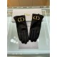 Dior's latest   full touch screen gloves, made of imported goatskin  , feminine Recommended models   , lined with velvet to bring up both comfortable and warm Size M L